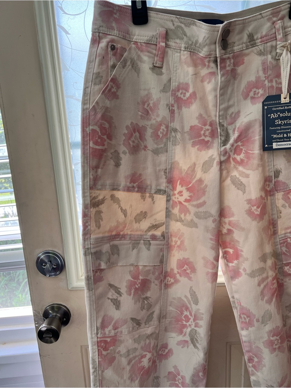 Democracy “Ab” solution Skyrise wide leg cropped utility pant. Size 12 NWT - Picture 4 of 9